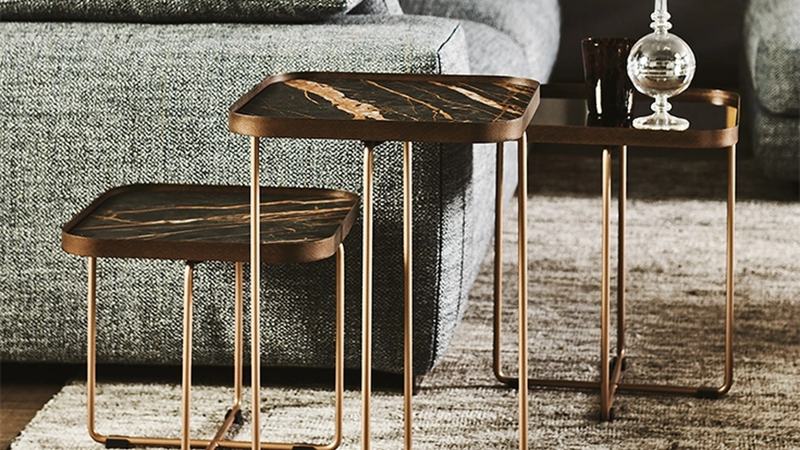 Tavolino in acciaio goffrato e piano in ceramica Benny Keramik di Cattelan Italia