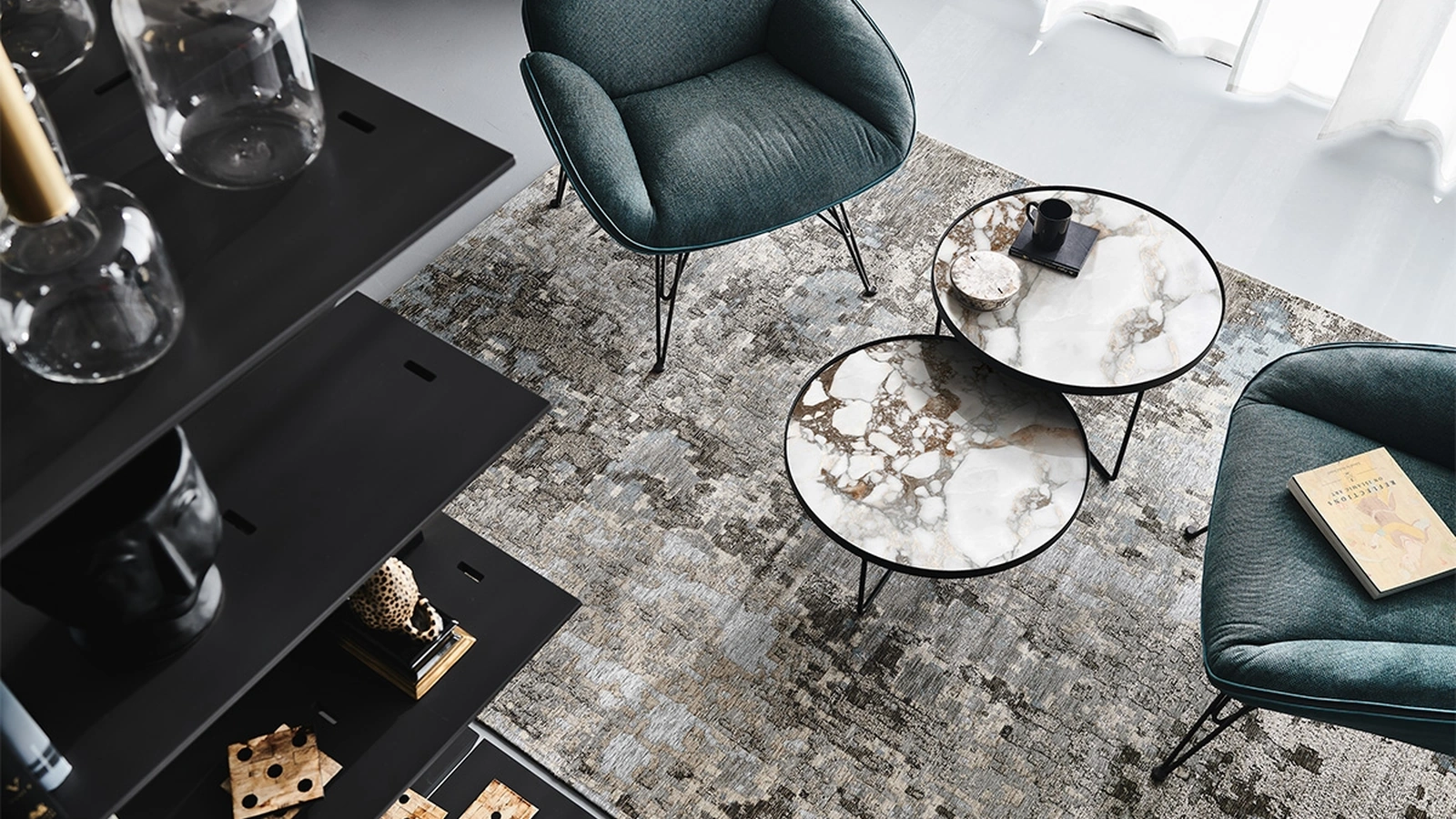Tavolino con struttura in metallo e piano in ceramica Marmi Billy Keramik di Cattelan Italia
