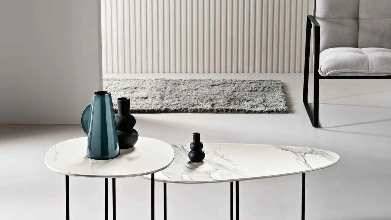 Tavolino in ceramica effetto marmo Ginni di Capodarte