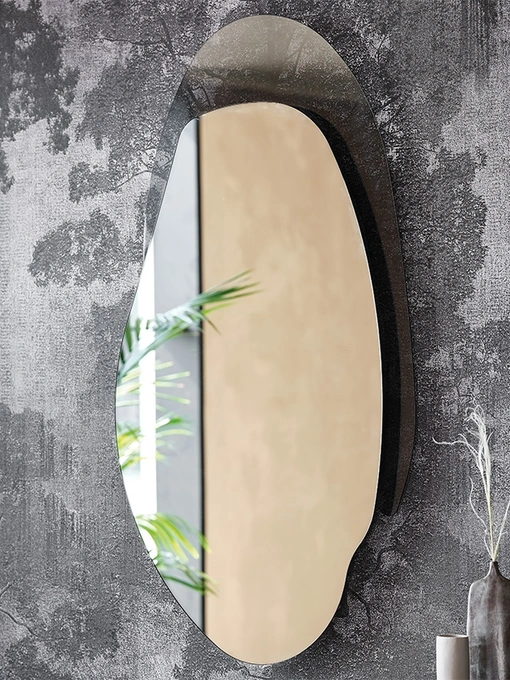 Specchio dalla forma irregolare Akumal di Cattelan Italia