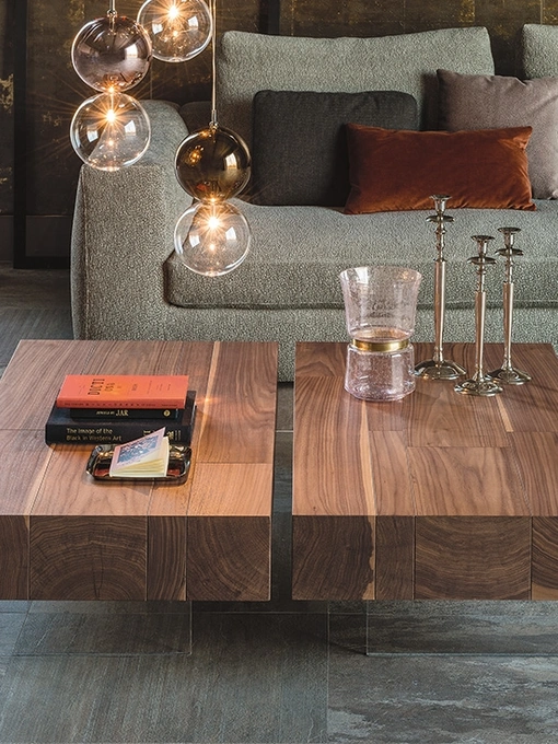 Tavolino in Noce con piedi in metacrilato trasparente Lingotto di Cattelan Italia