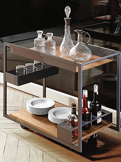 Tavolino su ruote con piani in legno di Noce Mojito di Cattelan Italia
