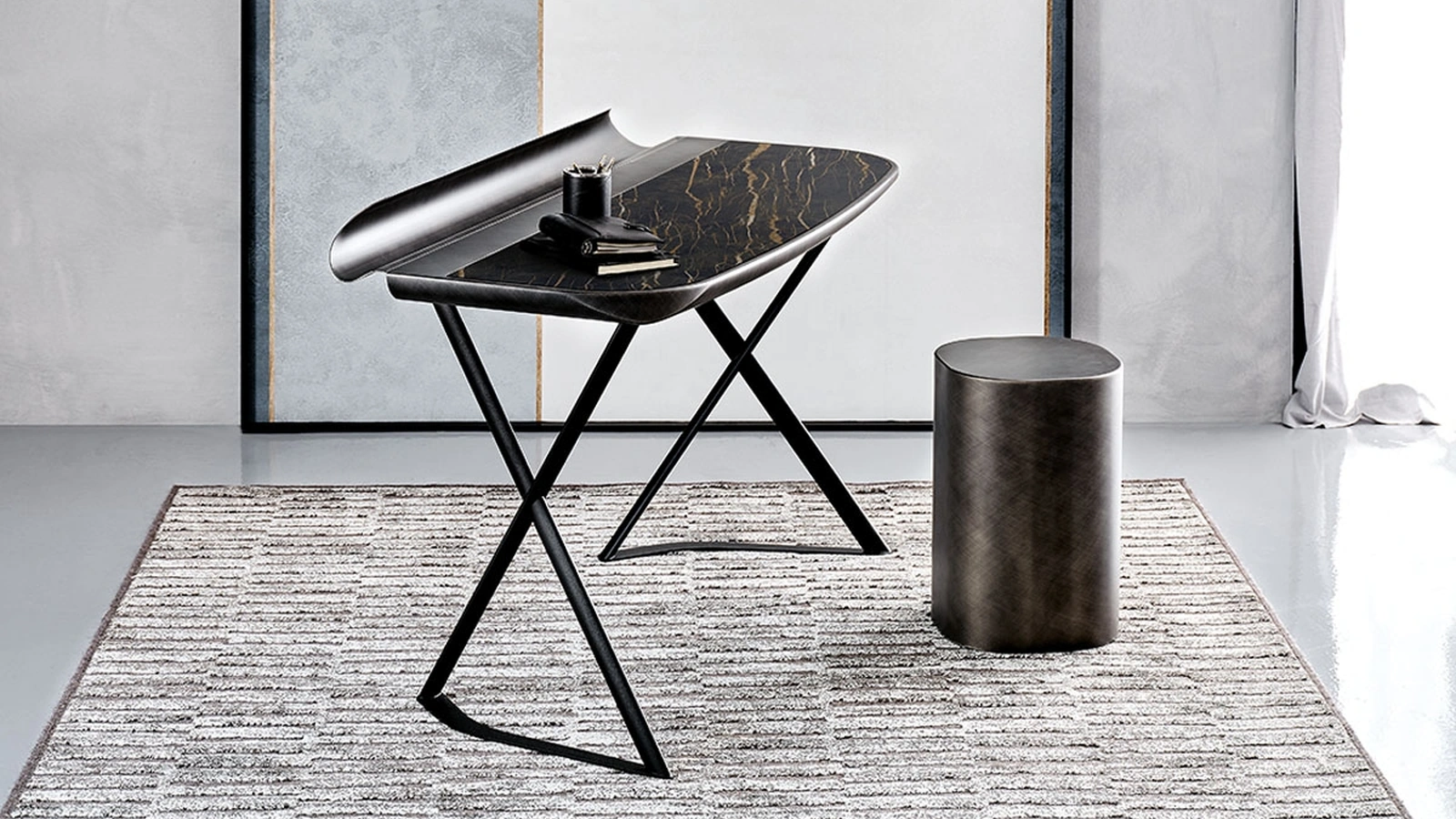 Scrittoio Cocoon Keramik con base in acciaio e piano in ceramica di Cattelan Italia