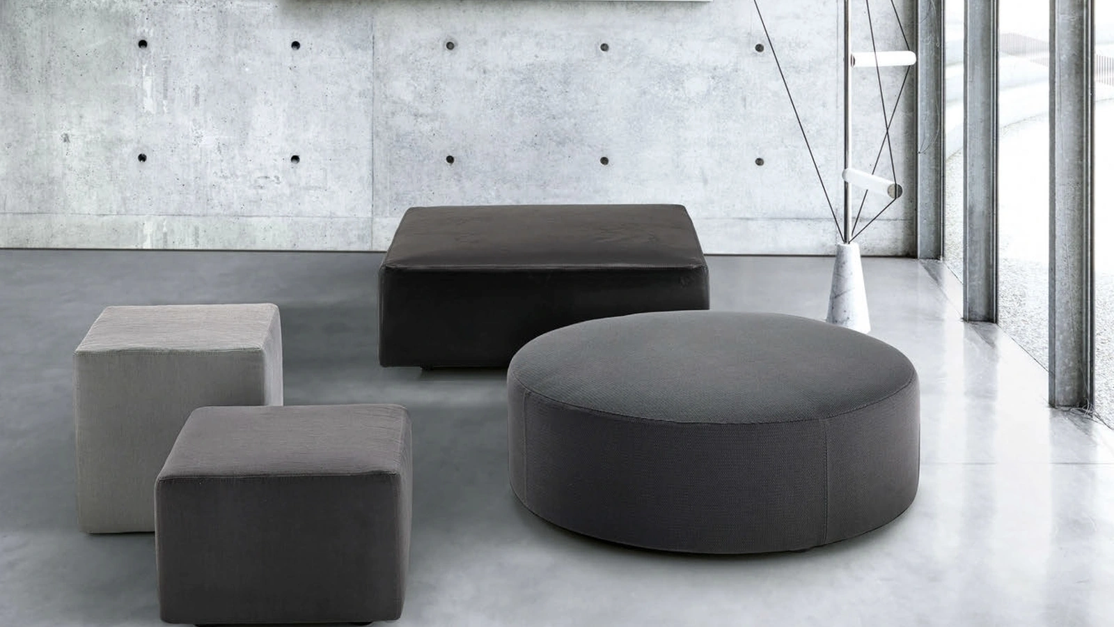 Pouf Linear in tessuto di Desirèe