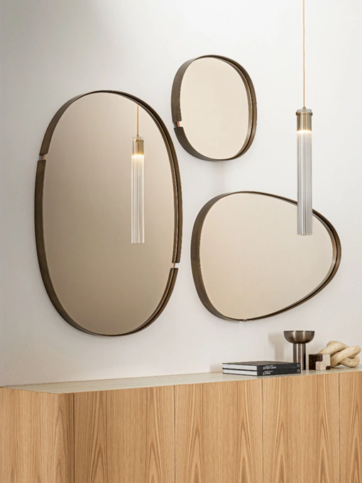 Specchio con cornice in metallo verniciato Lumière di Riflessi