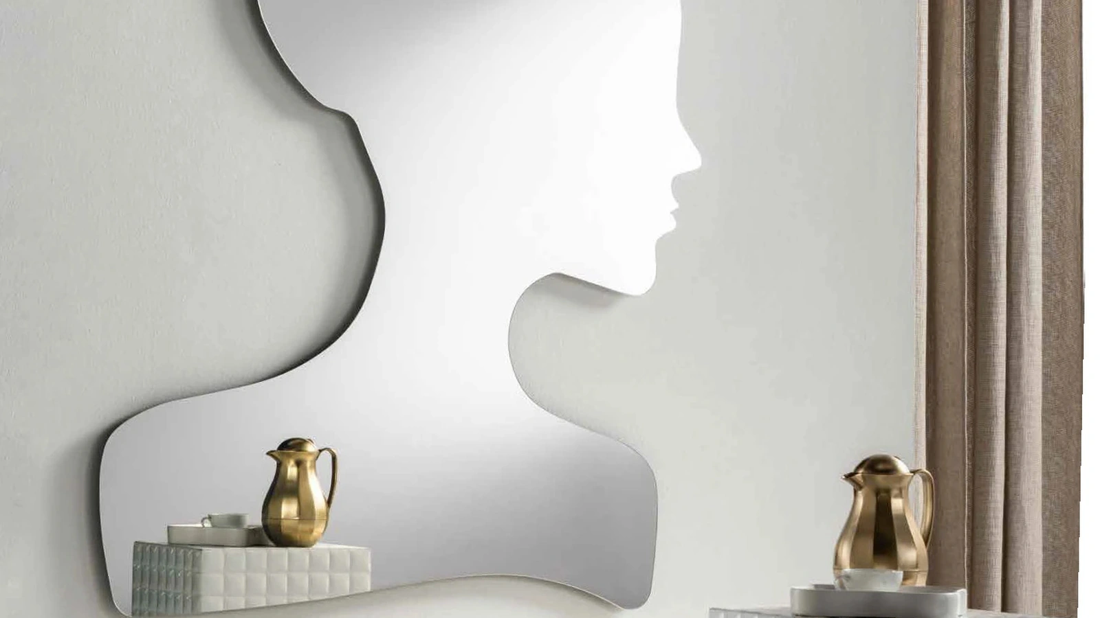 Specchio scultura Skin di Capodarte