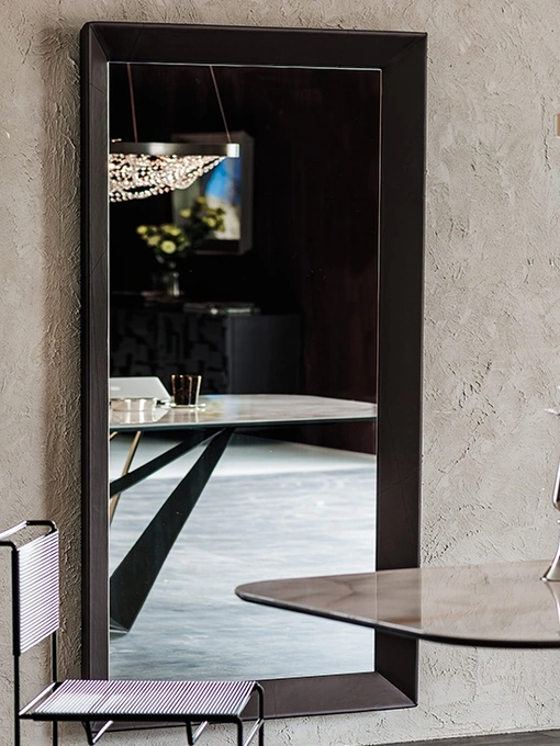 Specchio Taxedo Magnum con cornice in ecopelle di Cattelan Italia