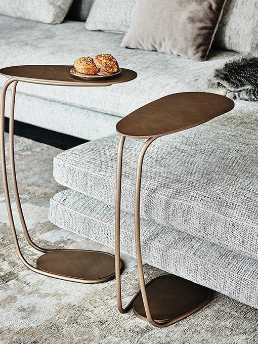 Tavolino con base e piano in acciaio verniciato Yago di Cattelan Italia