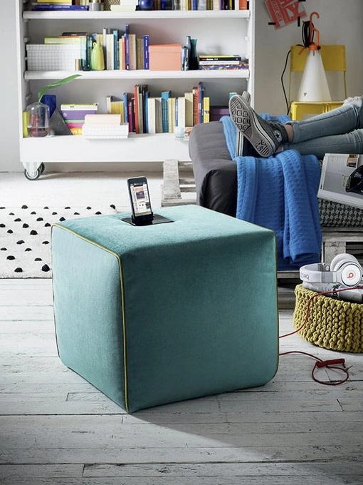 Pouf in tessuto con sistema stereo mobile Zeppelin di Felis