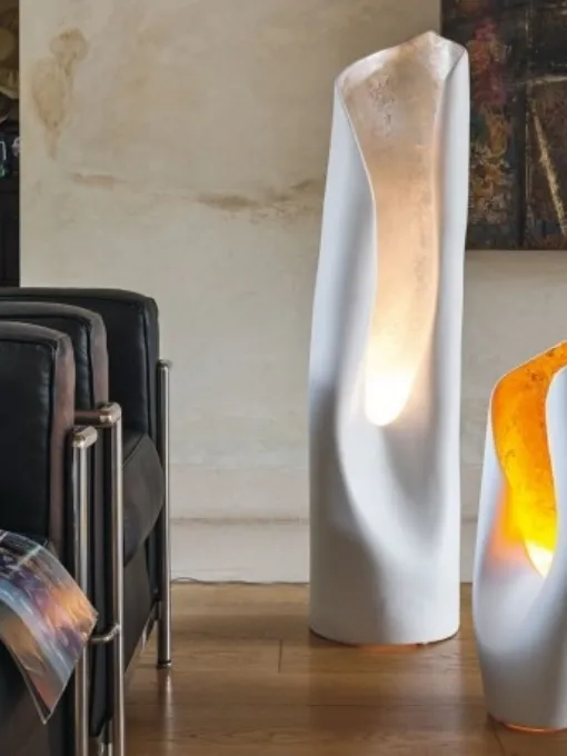 Lampada da terra in ceramica con interno foglia oro o argento Calla di Adriani e Rossi
