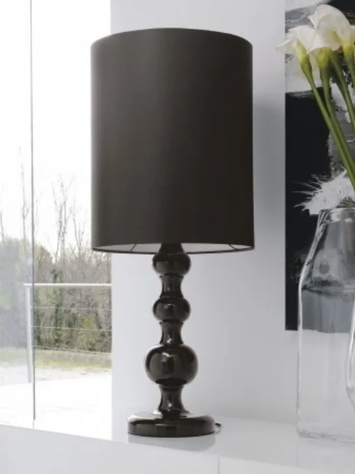 Lampada da tavolo in ceramica con paralume in tessuto Loto di Adriani e Rossi