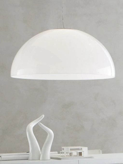 Lampada a sospensione Moon in metacrilato bianco di Adriani e Rossi