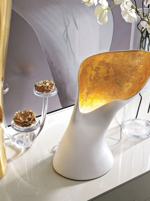 Lampada da tavolo in ceramica Camelia di Adriani e Rossi