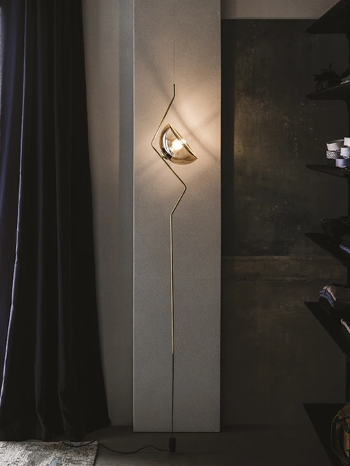 Lampada da terra in acciaio con paralume in vetro fumè Tramonto di Cattelan Italia