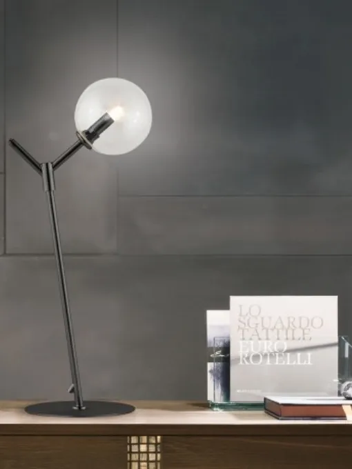 Lampada da tavolo in metallo con sfera bianca Gioconda Table di Adriani e Rossi