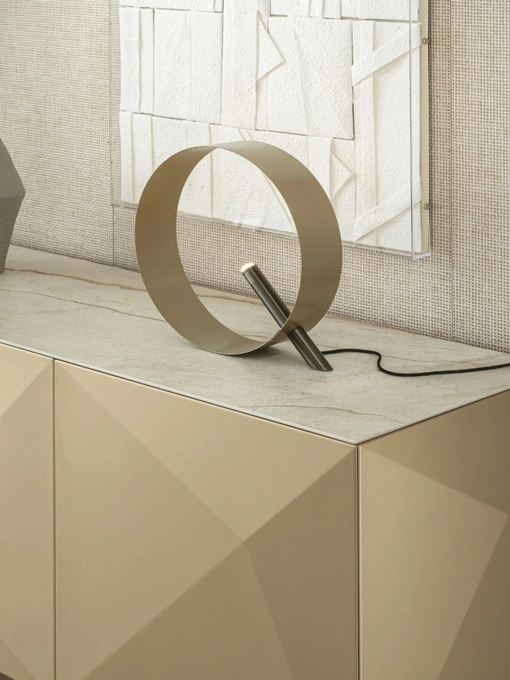 Lampada da tavolo Led Loop T di Riflessi