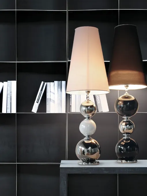 Lampada Pearl Table in ceramica con paralume in tessuto di Adriani e Rossi