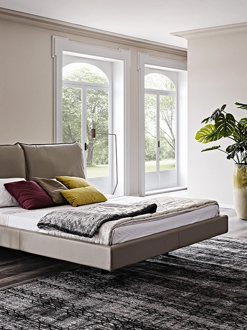 Letto in ecopelle con testiera imbottita Lukas di Cattelan Italia