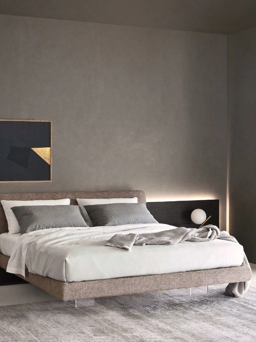 Letto con testiera in tessuto con piedi trasparenti Diletto di Sangiacomo