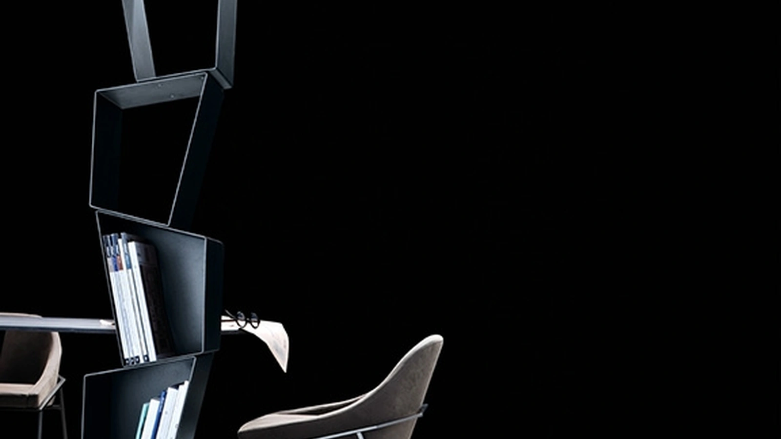 Libreria componibile Su in metallo verniciato Nero e Bianco di Ronda Design