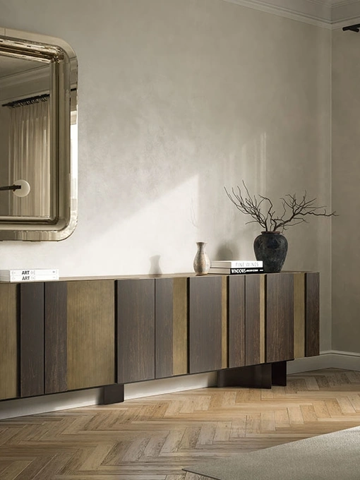 Madia Amsterdam con ante in legno verniciato con inserti in rovere bruciato di Cattelan Italia