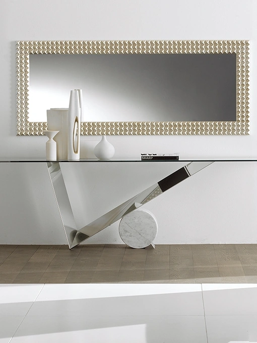Consolle con base in acciaio inox lucido e top in cristallo Valentinox di Cattelan Italia