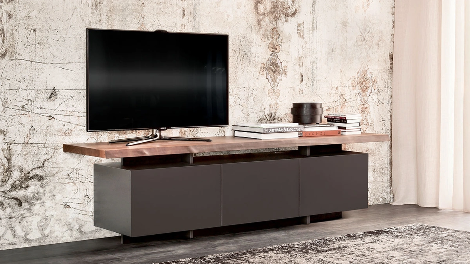 Mobile Porta Tv Seneca in laccato con top in legno di Cattelan Italia