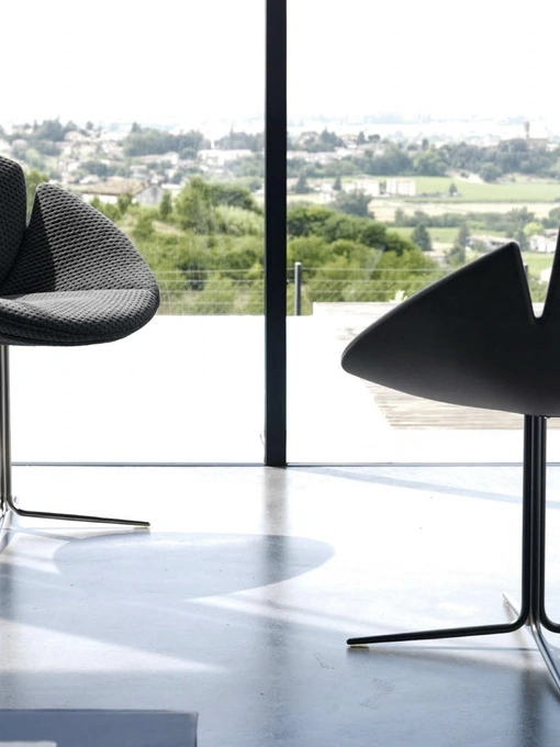 Poltroncina di design ispirata ad un fiore One Flo di Desirèe