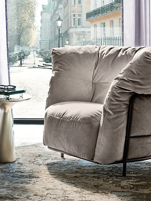 Poltroncina in tessuto Margaret di Cattelan Italia