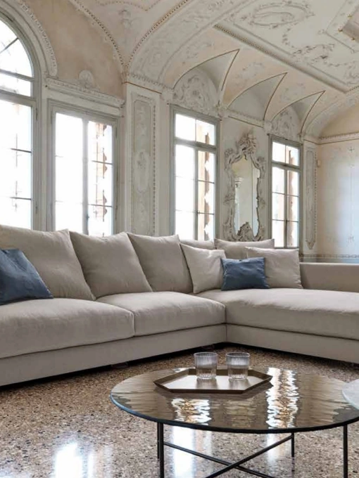 Divano in tessuto con penisola Lov Elegance di Desirèe