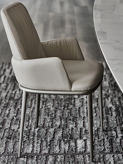 Sedia con braccioli Belinda ML in ecopelle con struttura in acciaio di Cattelan Italia