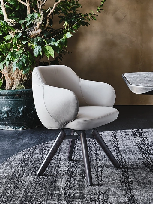 Sedia girevole in pelle Bombè di Cattelan Italia
