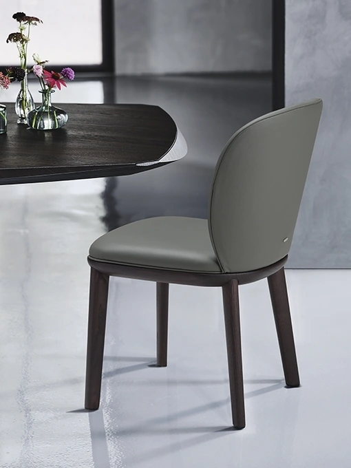 Sedia in legno con rivestimento in pelle Chris di Cattelan Italia