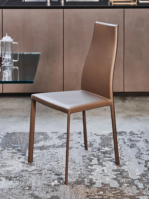 Sedia in cuoio Kaori di Cattelan Italia