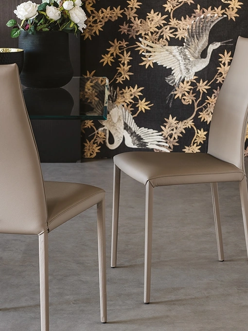 Sedia in pelle imbottita Kay di Cattelan Italia