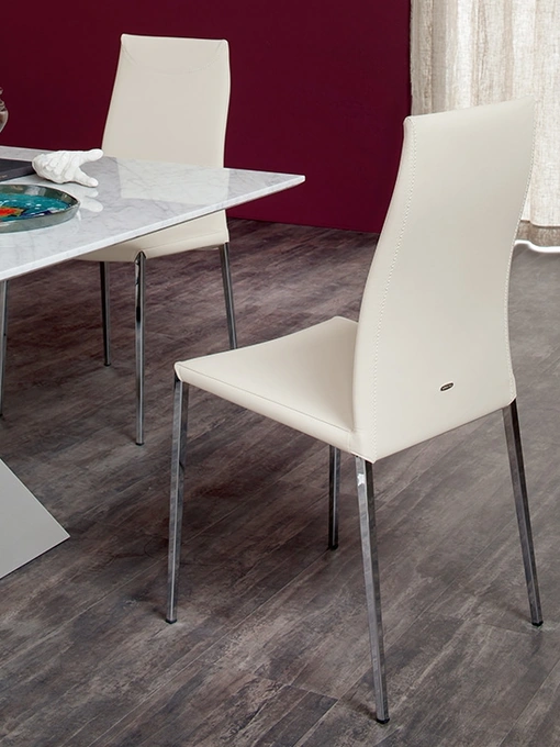 Sedia in ecopelle con struttura in acciaio Maya Flex ML di Cattelan Italia