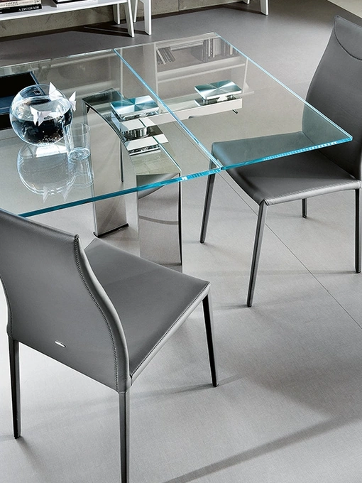 Sedia rivestita in ecopelle Maya Flex di Cattelan Italia