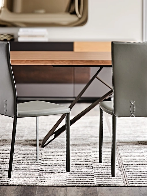 Sedia rivestita in cuoio Nina di Cattelan Italia