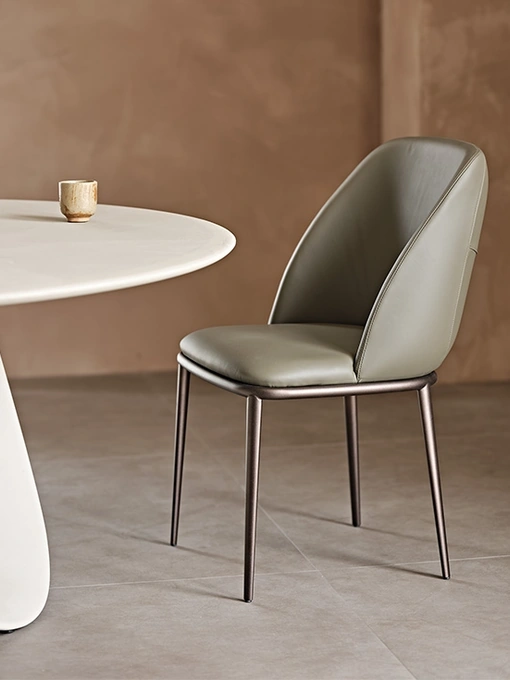 Sedia in pelle con struttura in metallo Mariel ML di Cattelan Italia