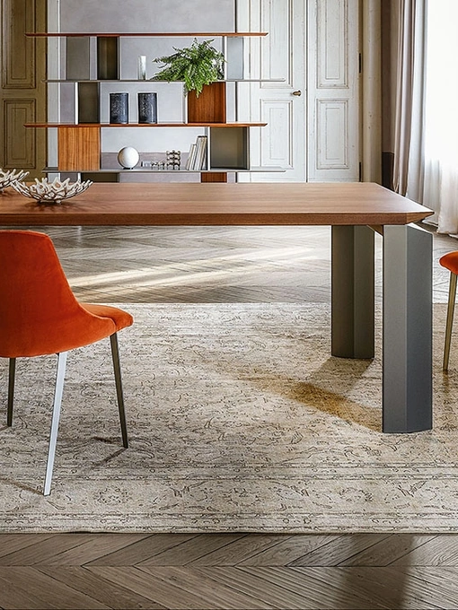 Sedia Asana in velluto con gambe in metallo di Ronda Design