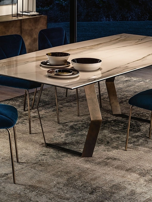 Sedia Mantra in velluto con gambe in metallo di Ronda Design