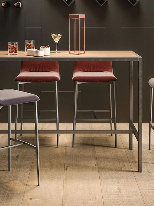 Sgabello Nirvana in tessuto con gambe in metallo di Ronda Design