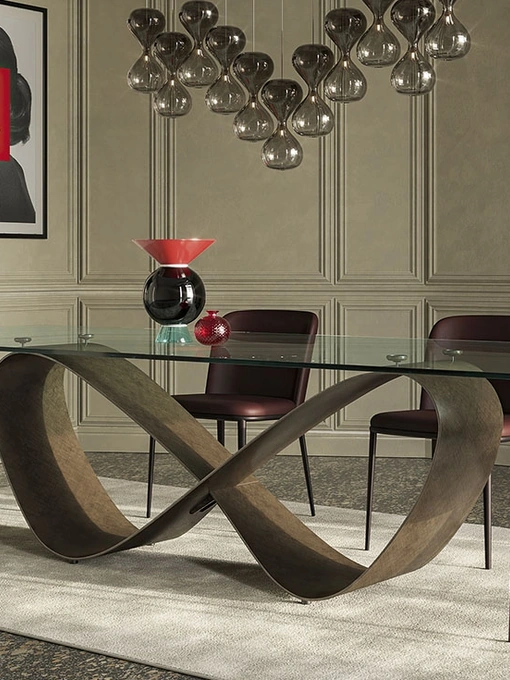 Tavolo con base in acciaio e piano in cristallo bisellato Butterfly di Cattelan Italia
