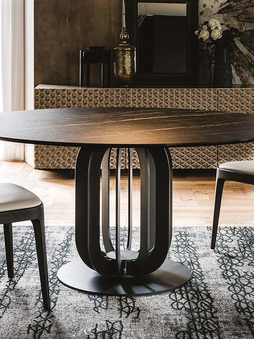 Tavolo rotondo con base in metallo e top in ceramica Soho Keramik di Cattelan Italia