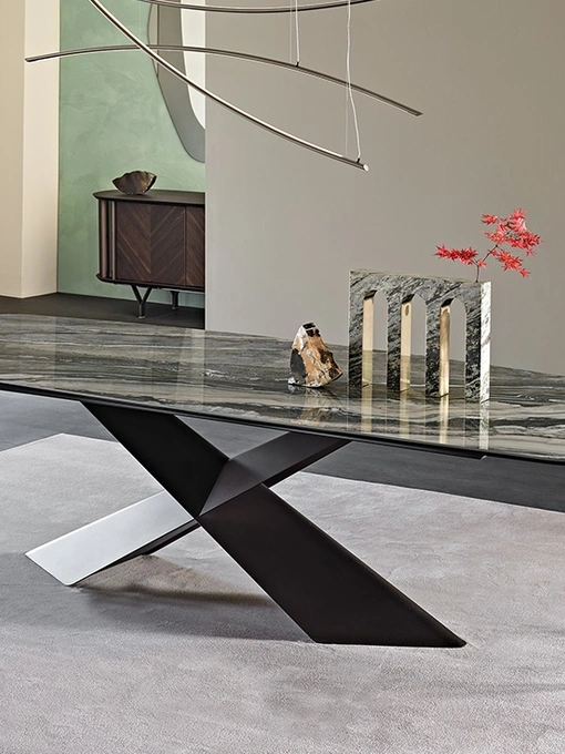 Tavolo con base in metallo e piano in ceramica Tyron Keramik di Cattelan Italia