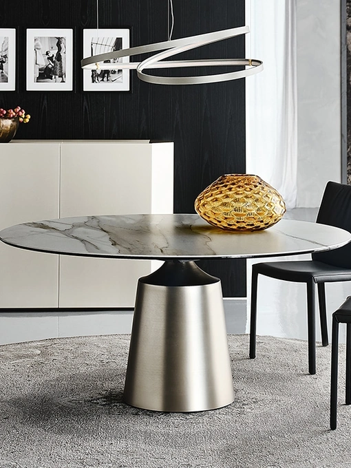 Tavolo rotondo con base monolite in acciaio verniciato e piano in ceramica Yoda Keramik di Cattelan Italia