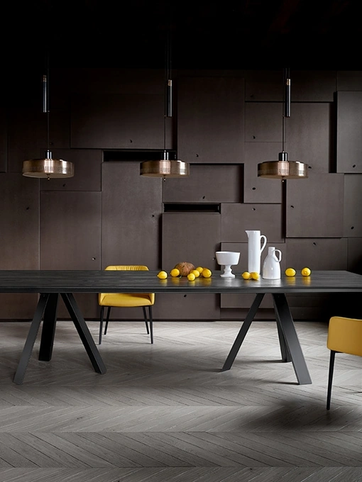 Tavolo Ki XL con top in legno e base in metallo di Ronda Design