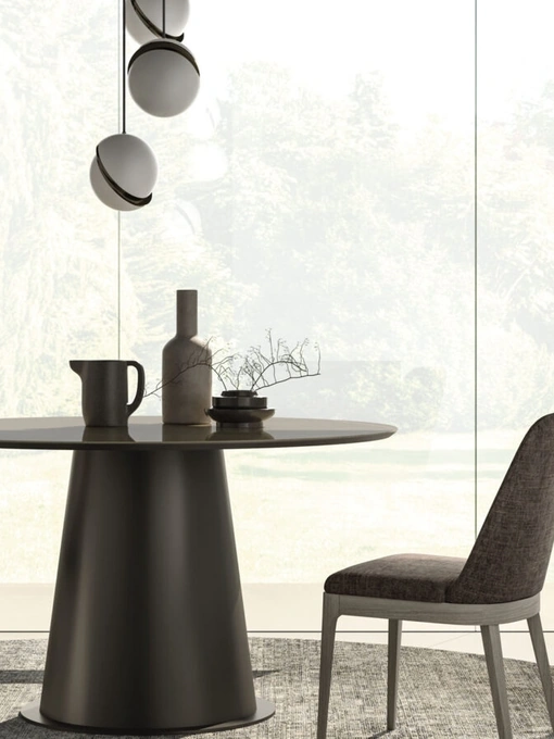 Tavolo rotondo Koni in laccato opaco di Orme
