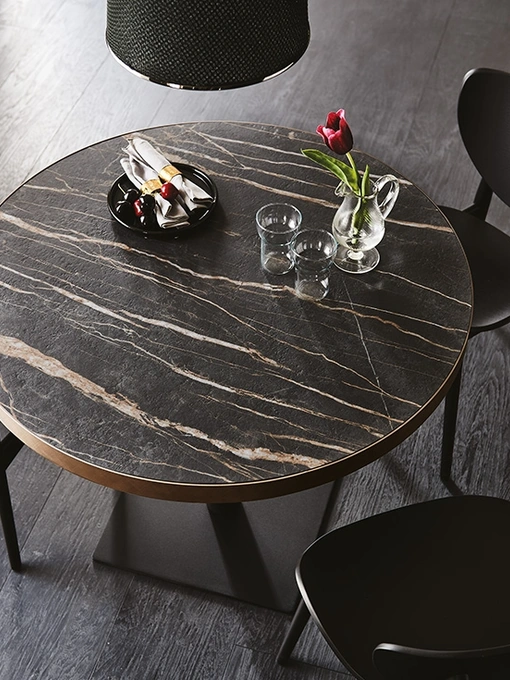 Tavolo rotondo in ceramica con base quadrata Ribot Keramik Bistrot di Cattelan Italia