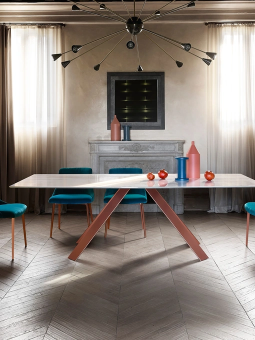 Tavolo Ki con top in ceramica e base in metallo verniciato di Ronda Design